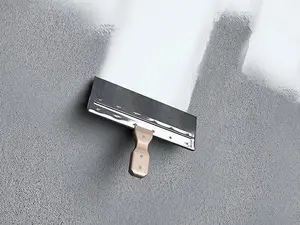 عامل بلاستر في عجمان