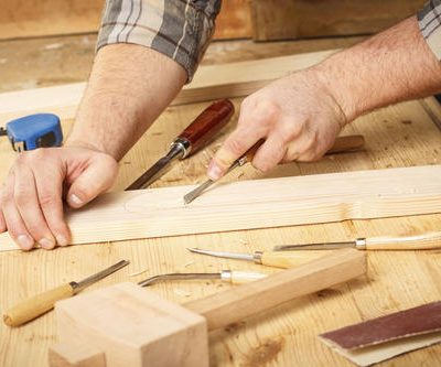 نجار في الشارقة